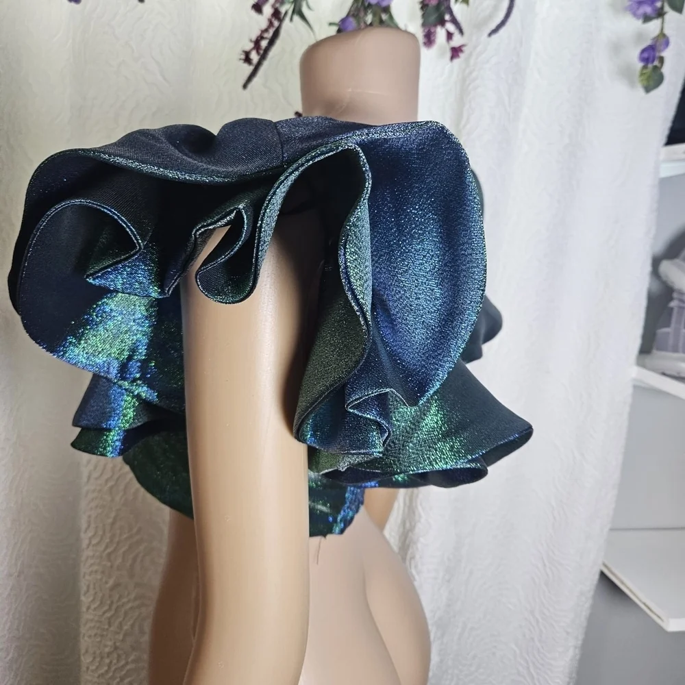 DO+BE Blue and Green Puff Sleeve Crop Top - Picture 4 of 5